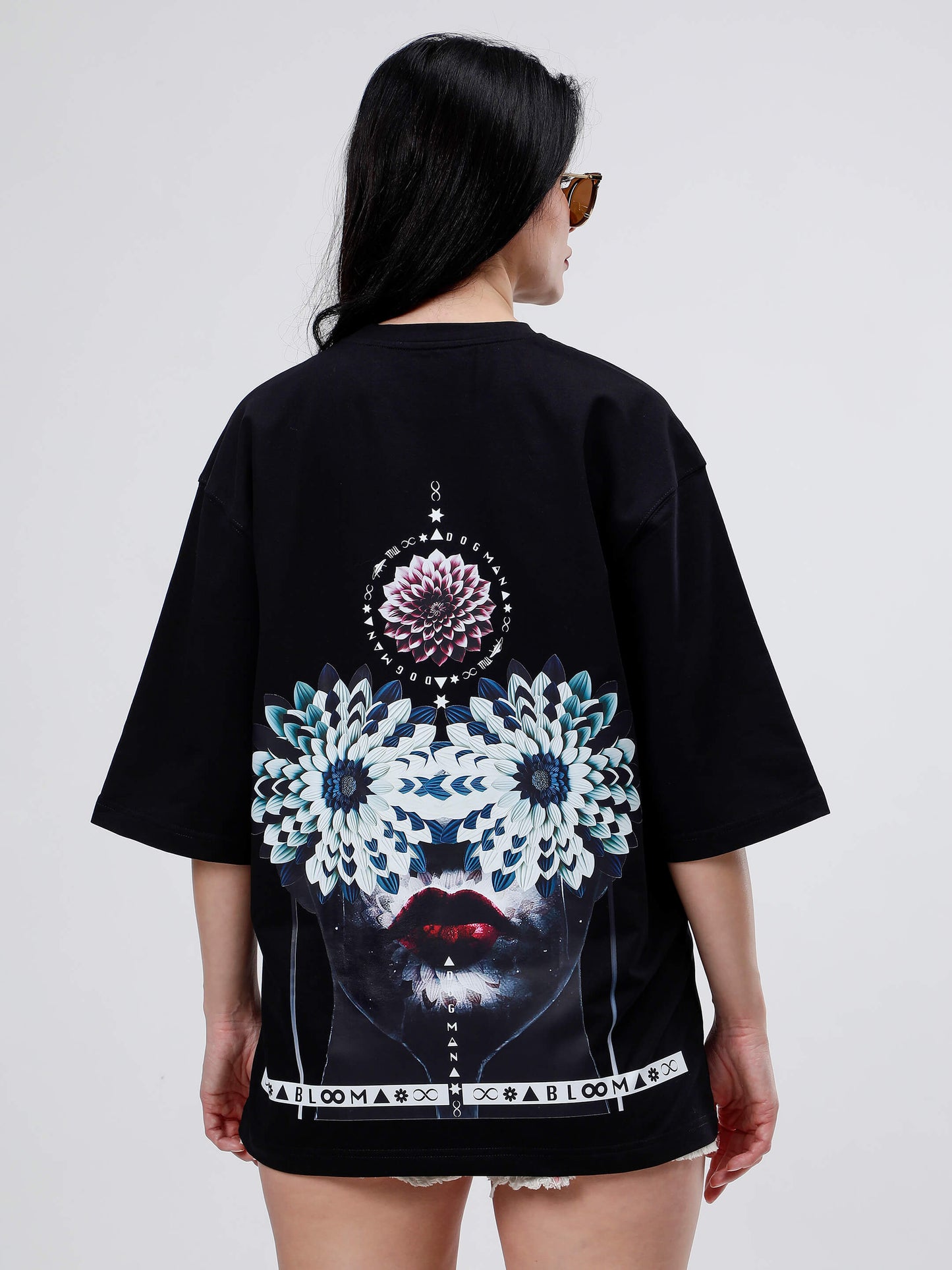 BLOOM SERIES(BTB05)-BLACK OVERSIZED UNISEX TSHIRT