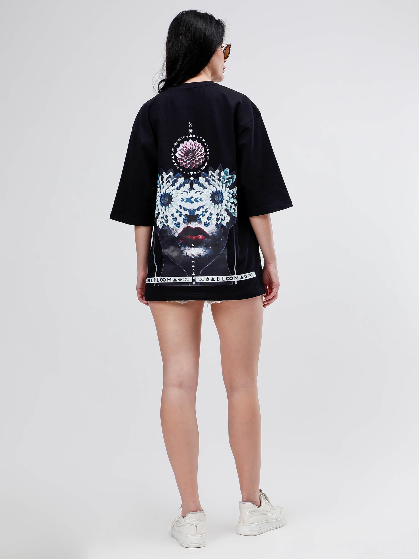 BLOOM SERIES(BTB05)-BLACK OVERSIZED UNISEX TSHIRT